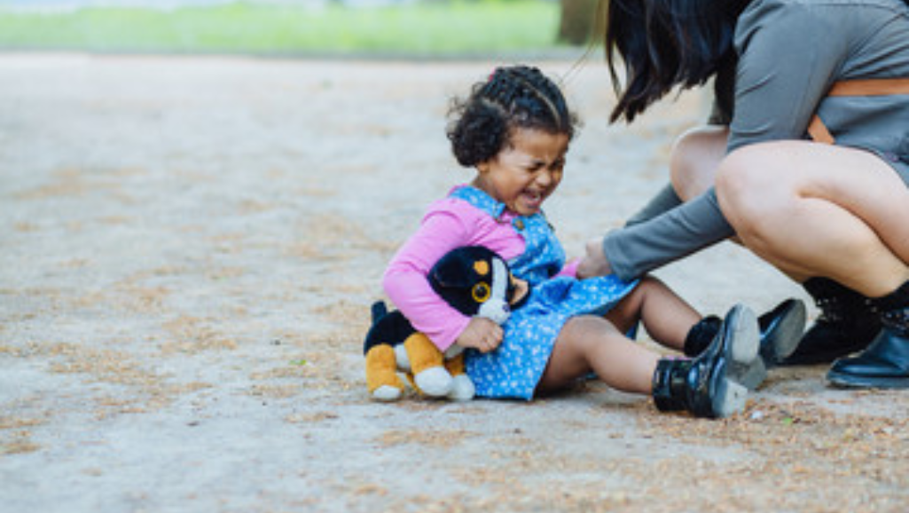 how to handle a crying child in kindergarten